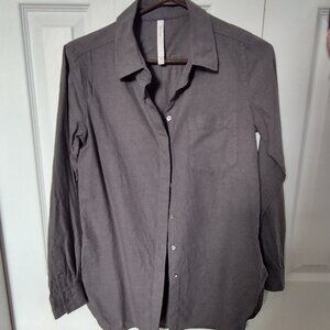 The Group Babaton Grey button up blouse, size xs,